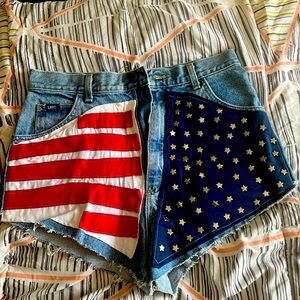 Lee Daisy duke shorts .